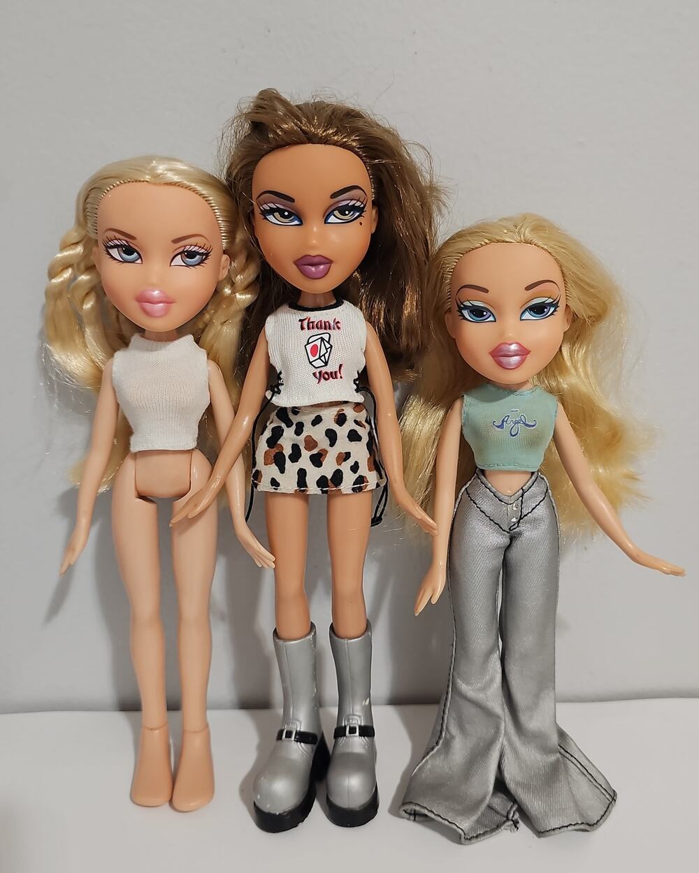 Lot of Three 2000s Bratz Dolls Cloe Yasmin Boots Bare Feet Read Description